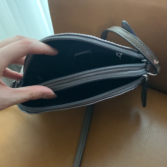 Guess Crossbody Bag - Picture 2 of 6